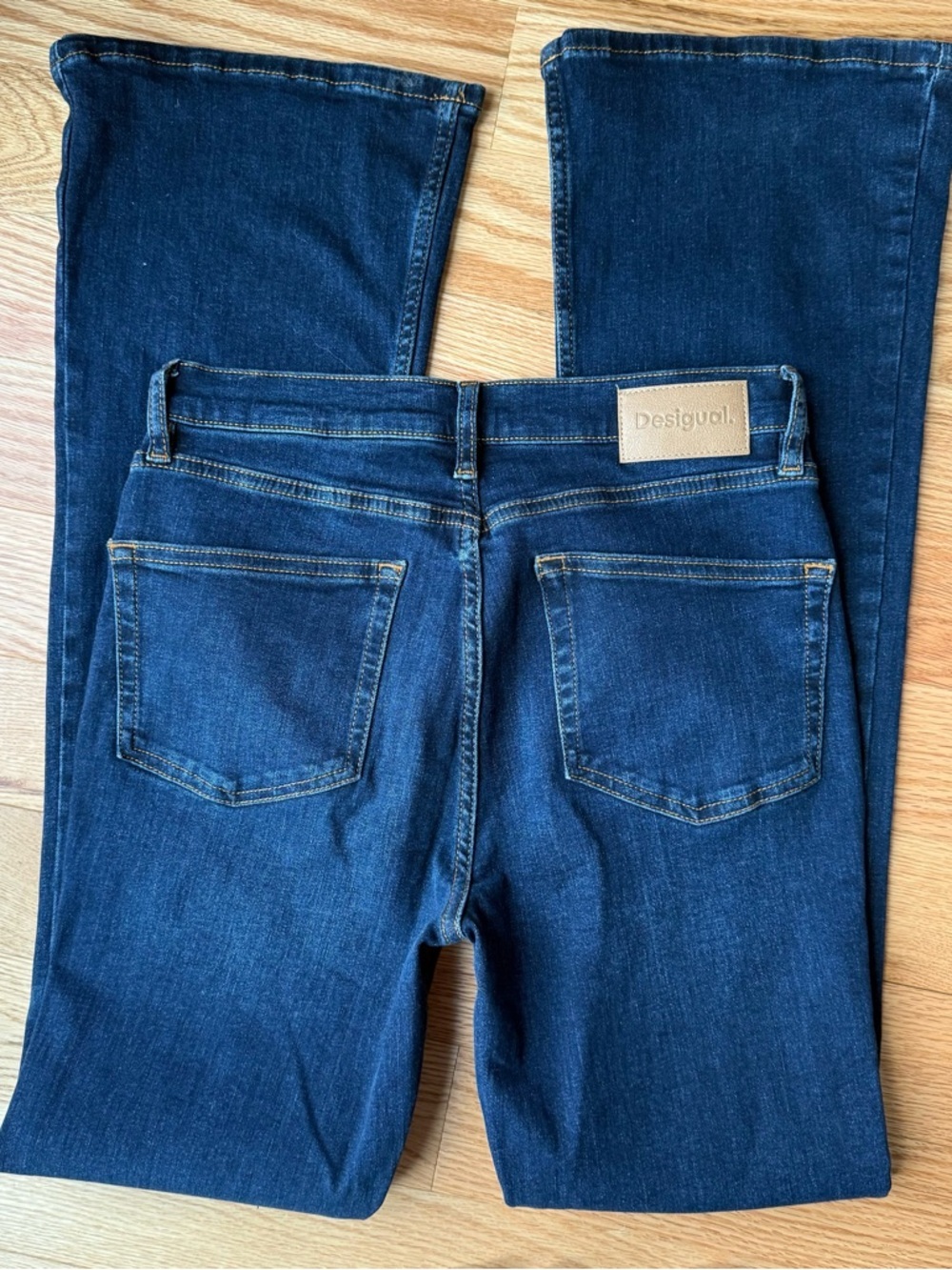 Desigual Dark Wash Flare Jeans Embroidered Heart Detail Size 38 US 6 Cotton - Picture 5 of 8
